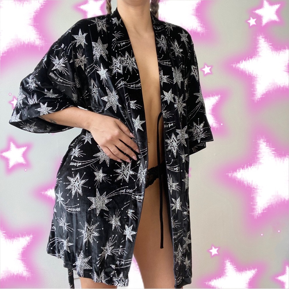 VICTORIA’S SECRET Limited Edition Velvet Star Robe
